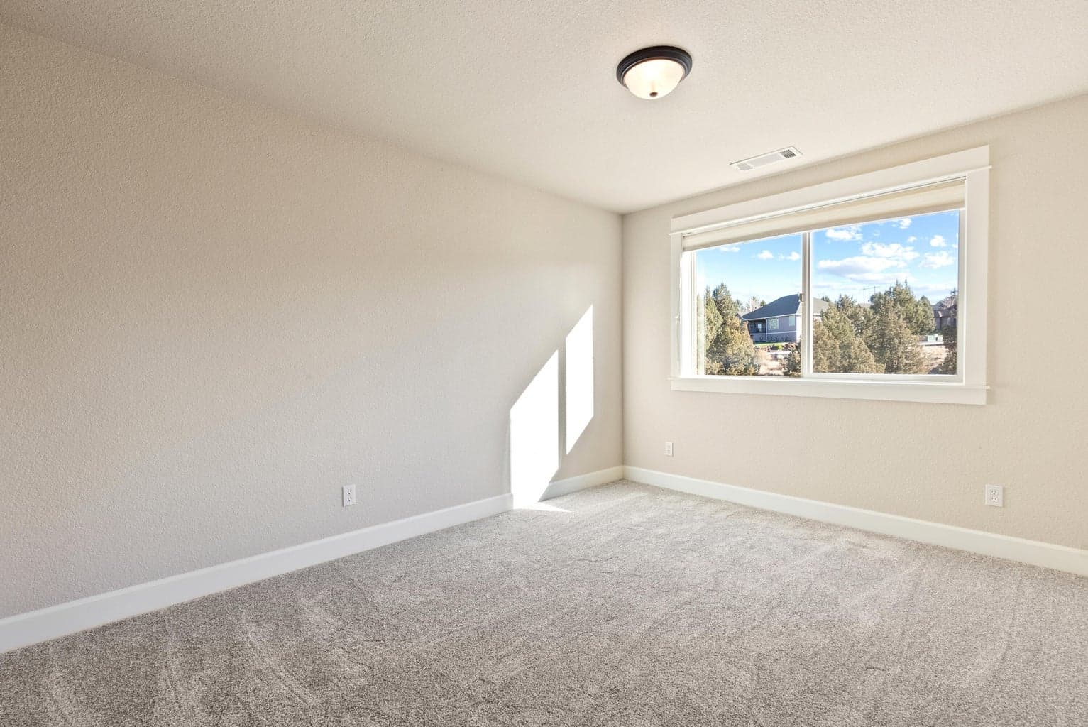 Photo of 4129 SW Majestic Avenue 31 of 52