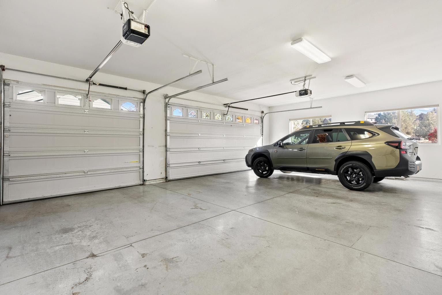 Photo of 4129 SW Majestic Avenue 32 of 52
