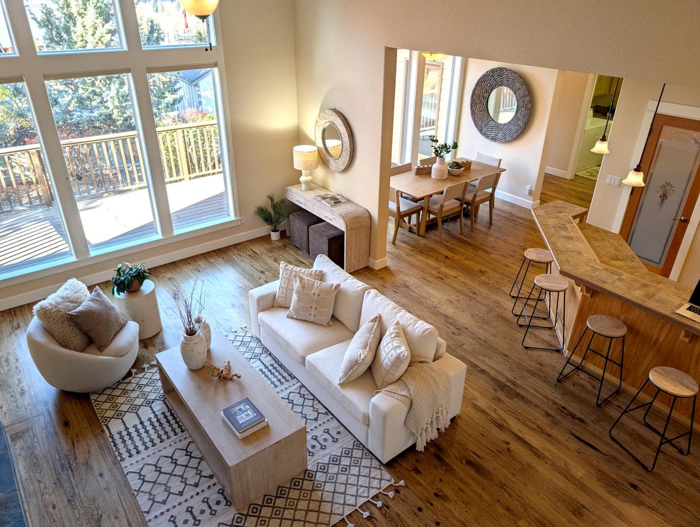 Photo of 4129 SW Majestic Avenue 8 of 52