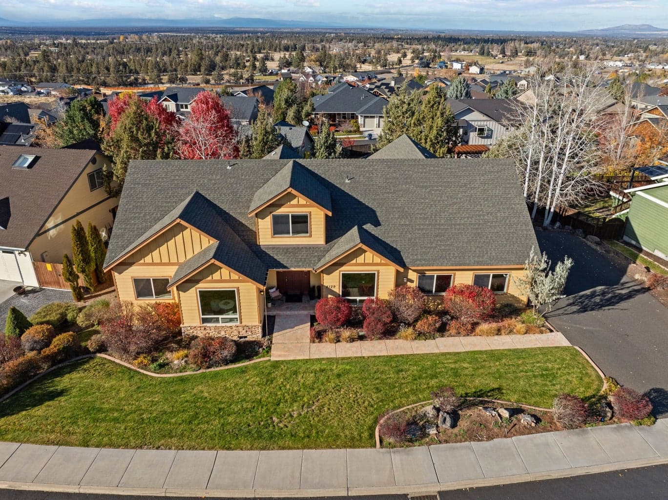 Photo of 4129 SW Majestic Avenue 44 of 52