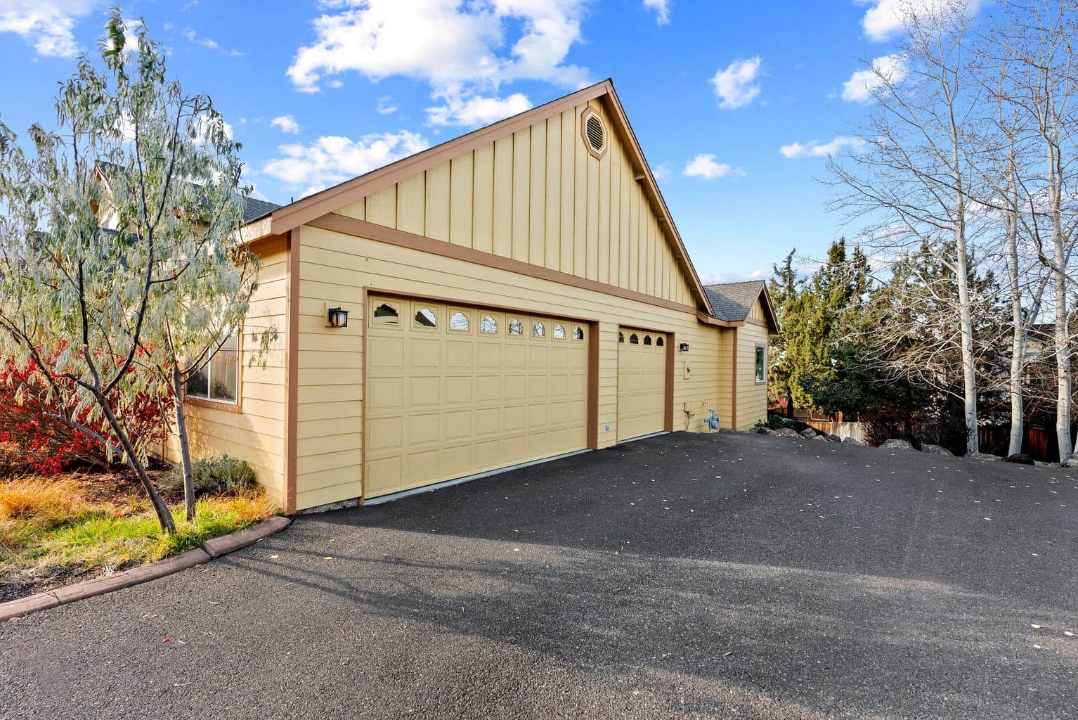 Photo of 4129 SW Majestic Avenue 33 of 52