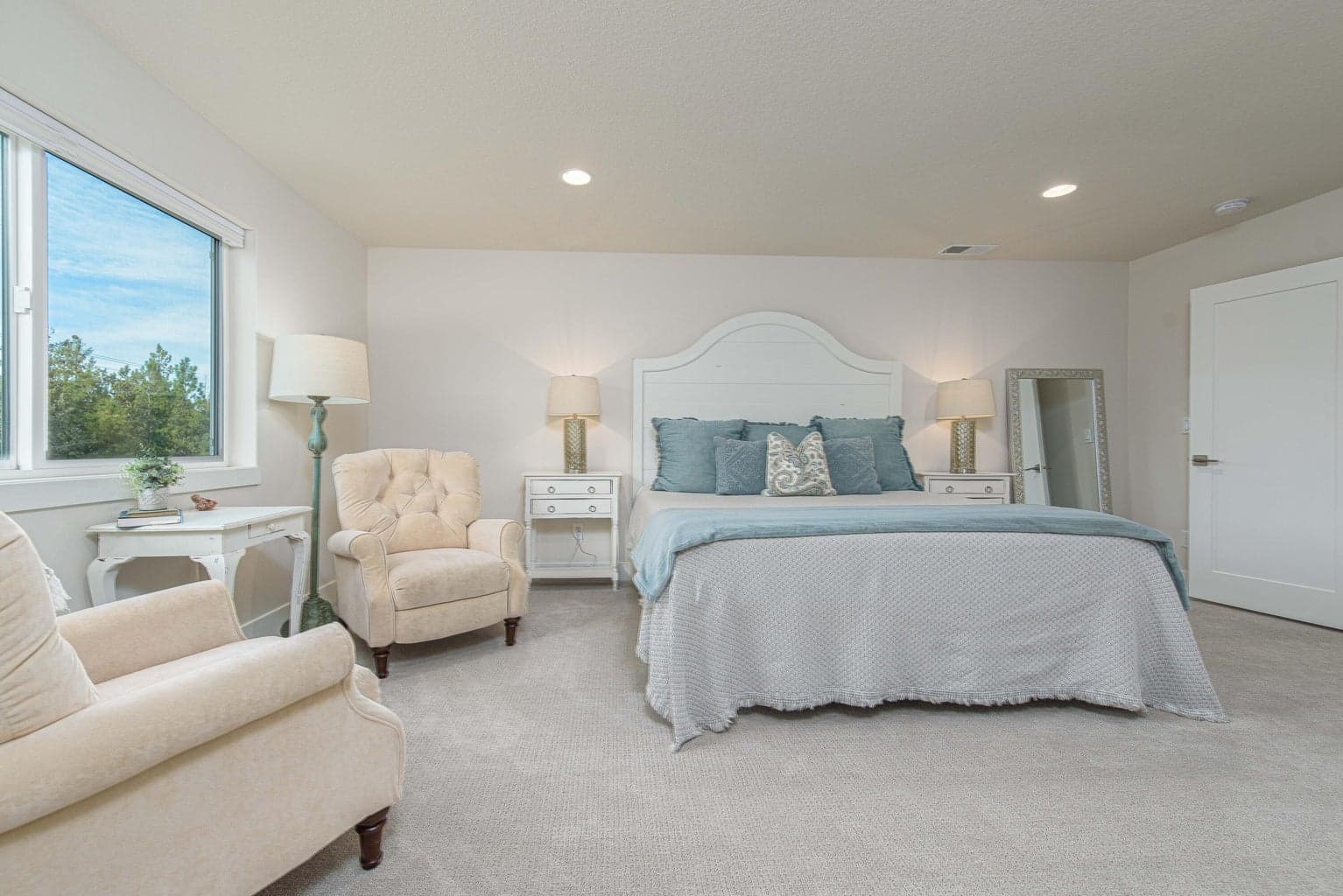 Photo of 63221 NW Red Butte Court 14 of 37