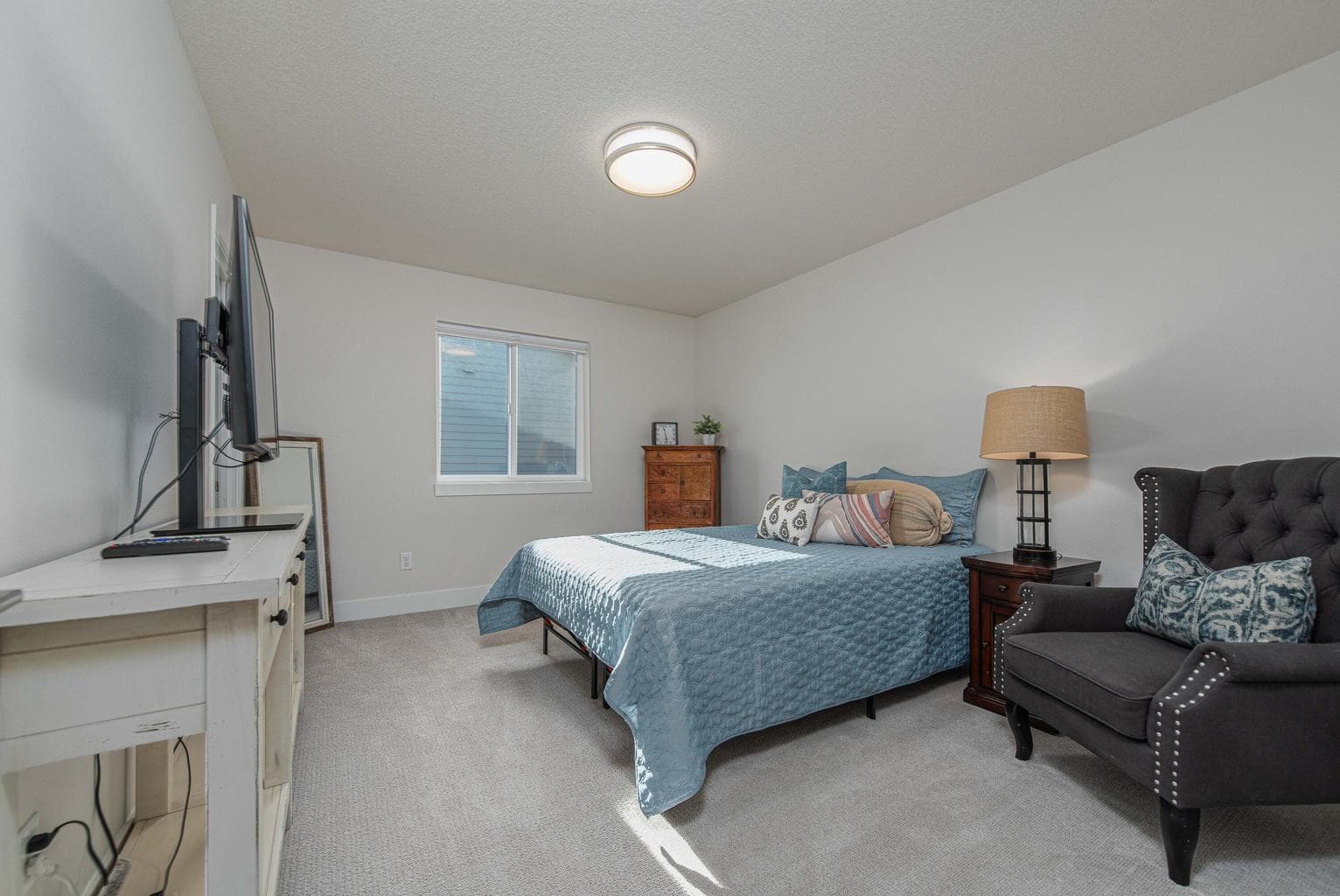 Photo of 63221 NW Red Butte Court 18 of 37