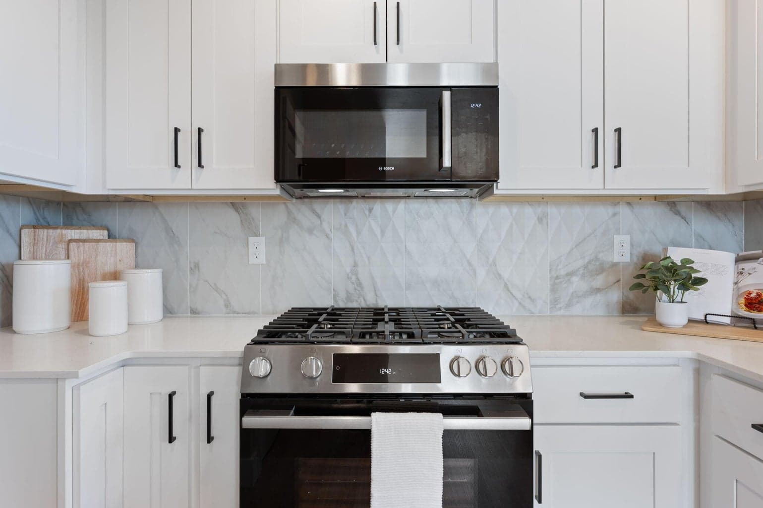 Photo of 20552 NE Empire Avenue 6 of 27