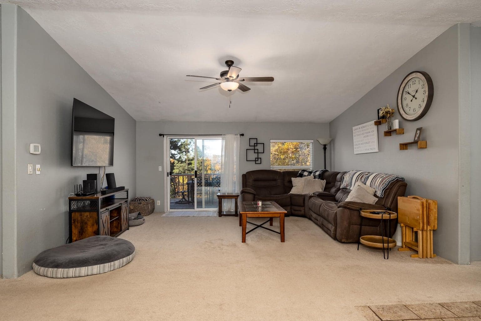 Photo of 2285 Jasmine 4 of 29