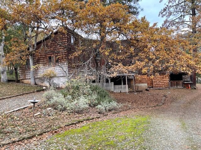 Photo of 812 Humbug Creek 2 of 22