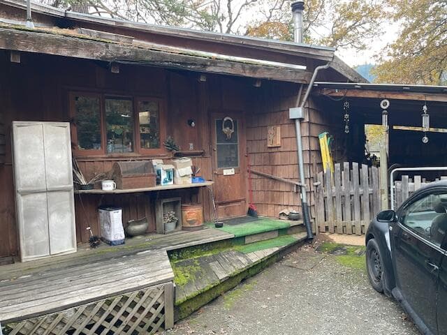 Photo of 812 Humbug Creek 4 of 22
