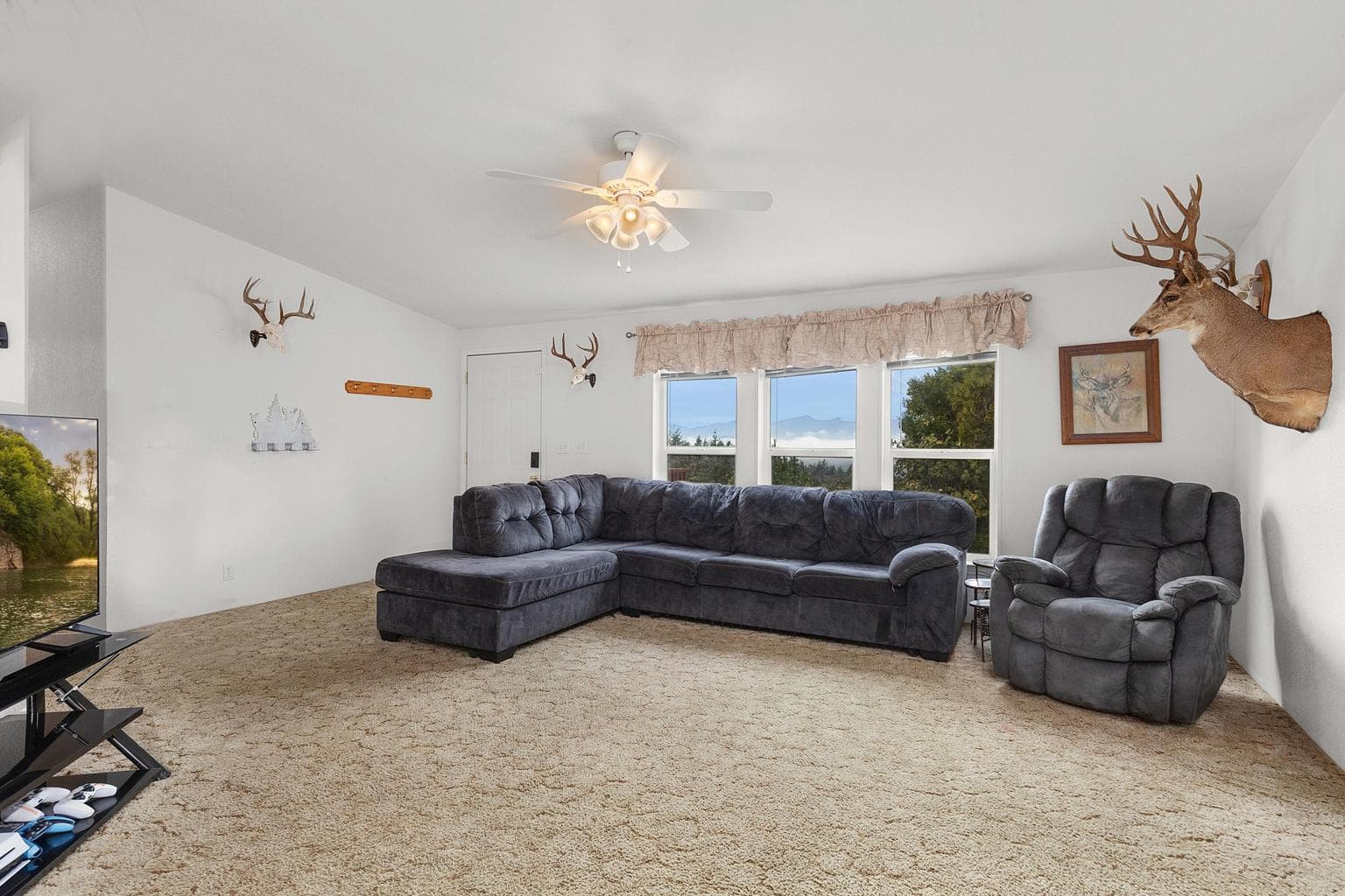 Photo of 5290 Goodrich 2 of 35