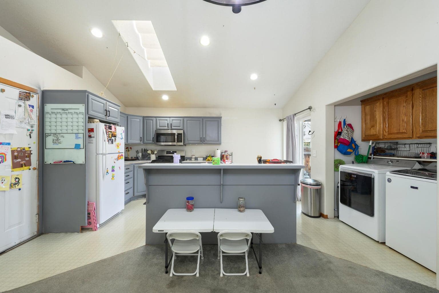 Photo of 605 NE Ochoco Avenue 6 of 15