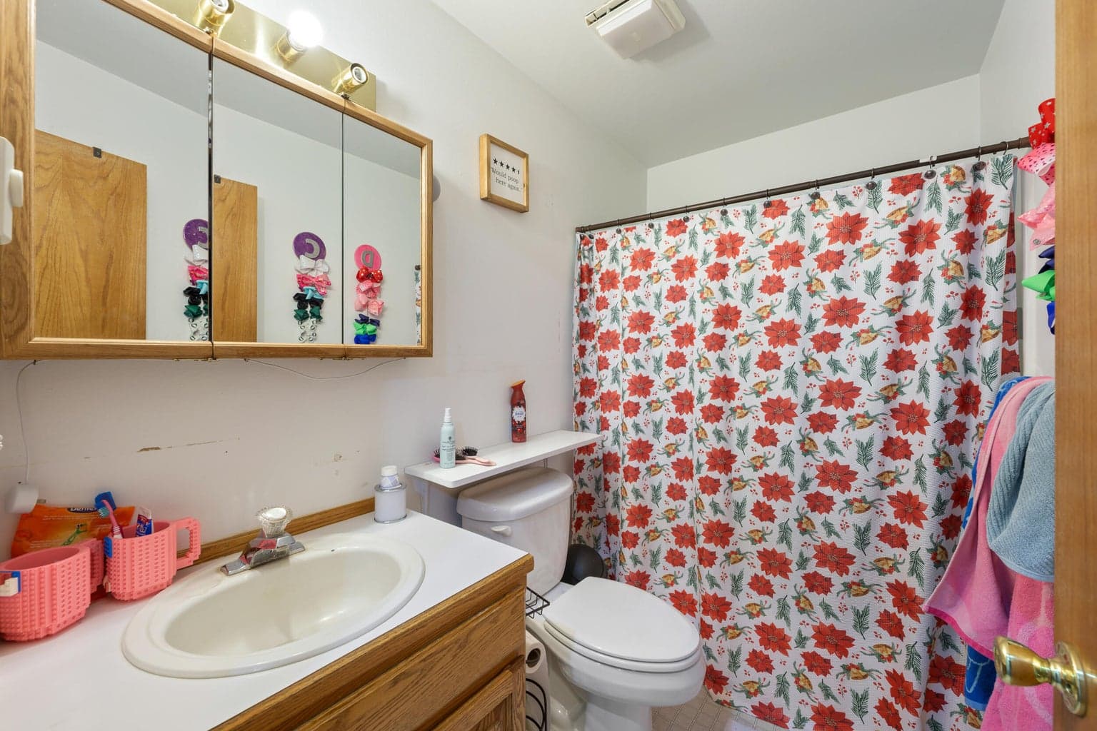 Photo of 605 NE Ochoco Avenue 11 of 15