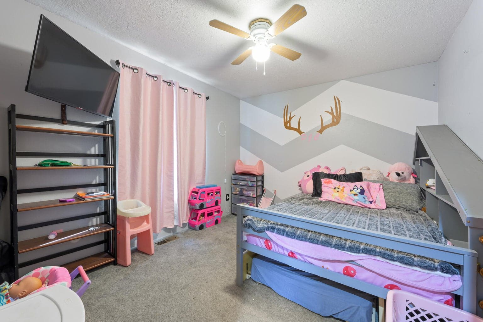 Photo of 605 NE Ochoco Avenue 10 of 15