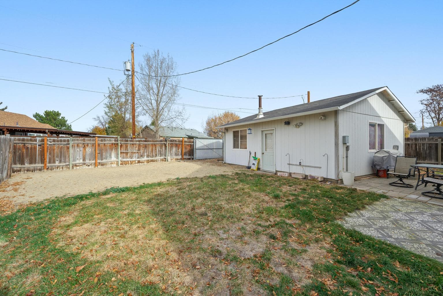 Photo of 605 NE Ochoco Avenue 12 of 15