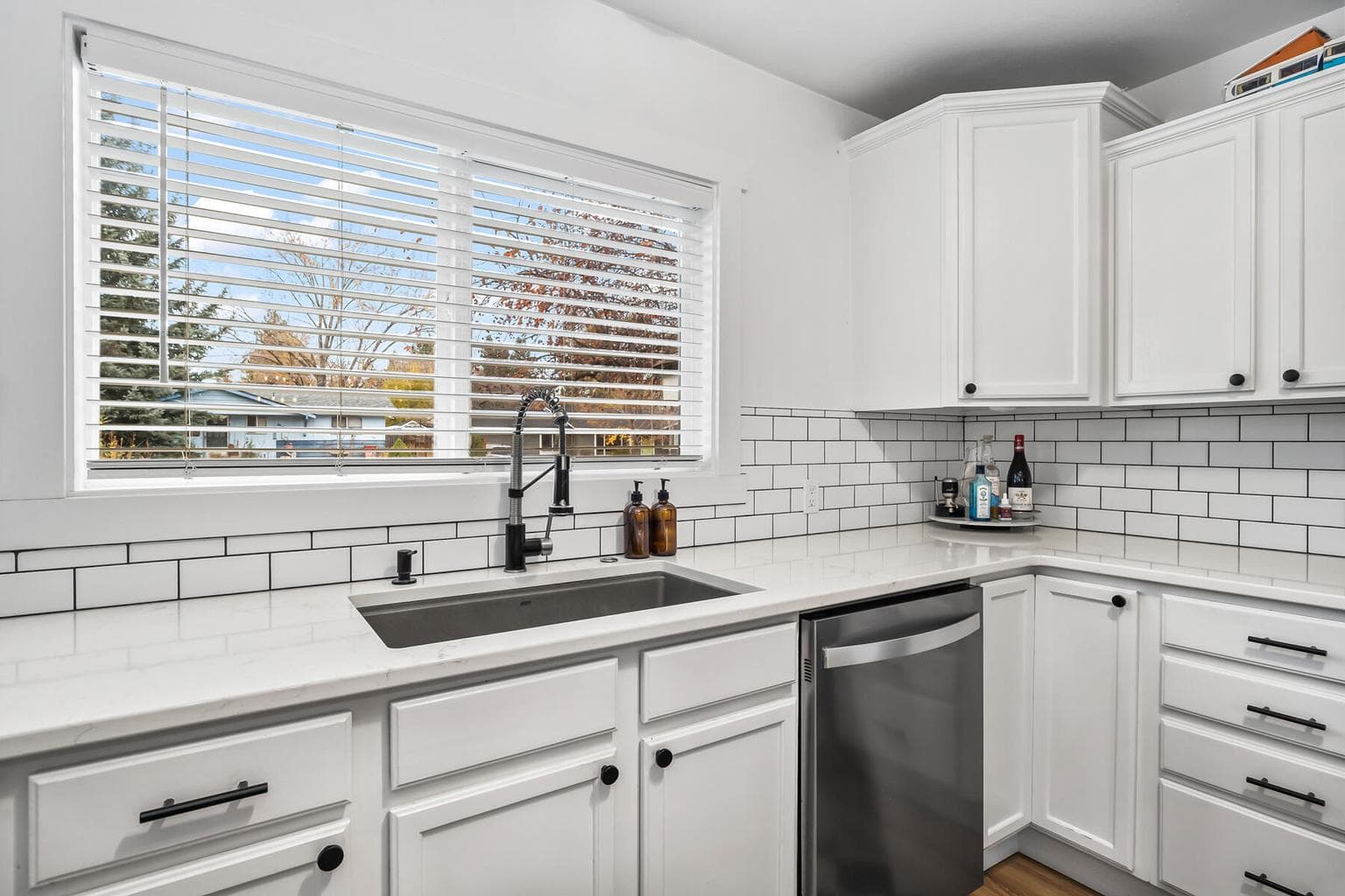 Photo of 1333 NE Dempsey Drive 17 of 41