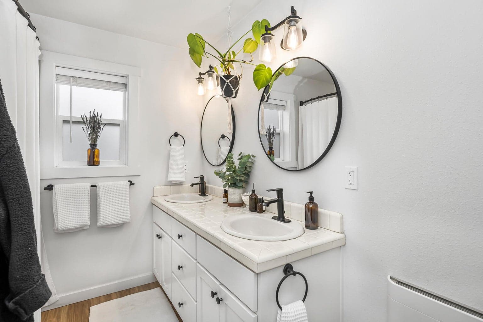 Photo of 1333 NE Dempsey Drive 21 of 41