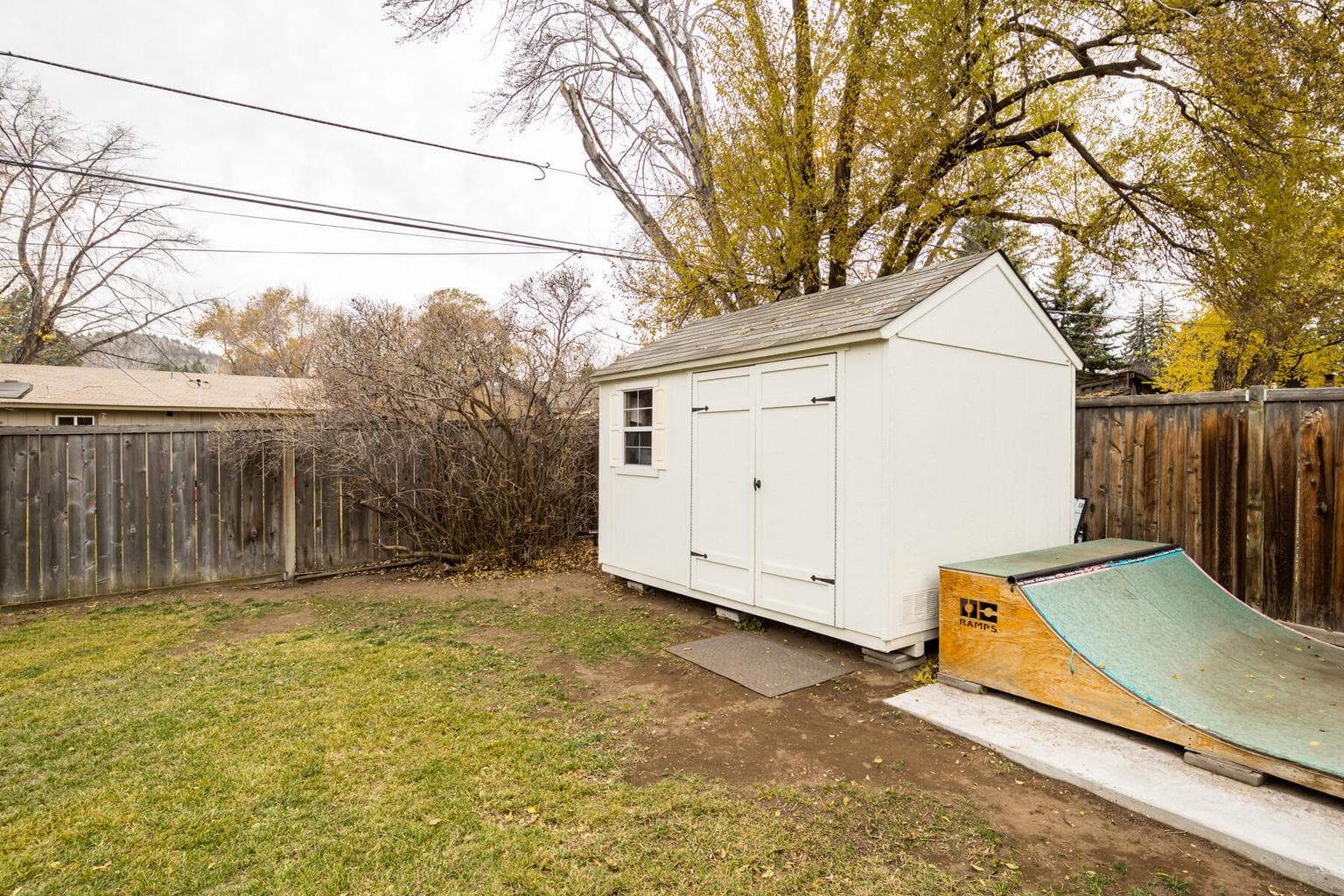 Photo of 1333 NE Dempsey Drive 31 of 41