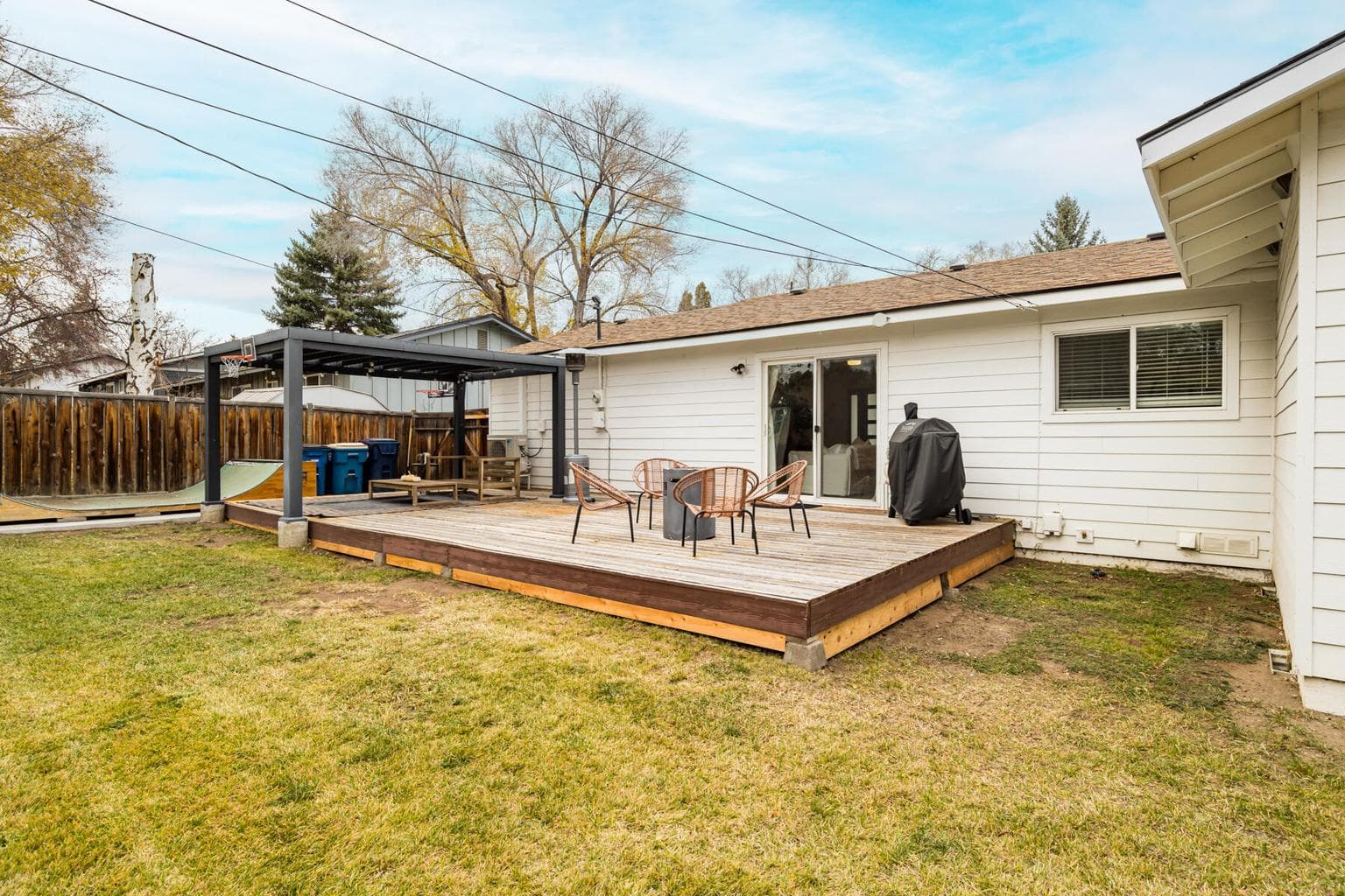 Photo of 1333 NE Dempsey Drive 34 of 41