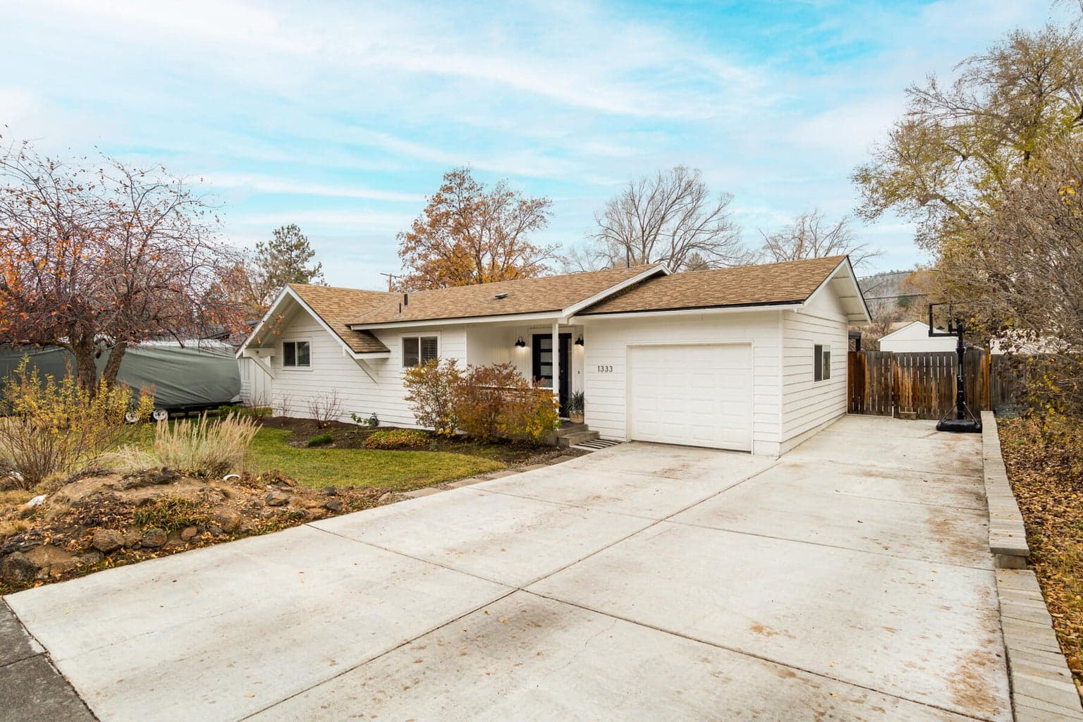 Photo of 1333 NE Dempsey Drive 35 of 41