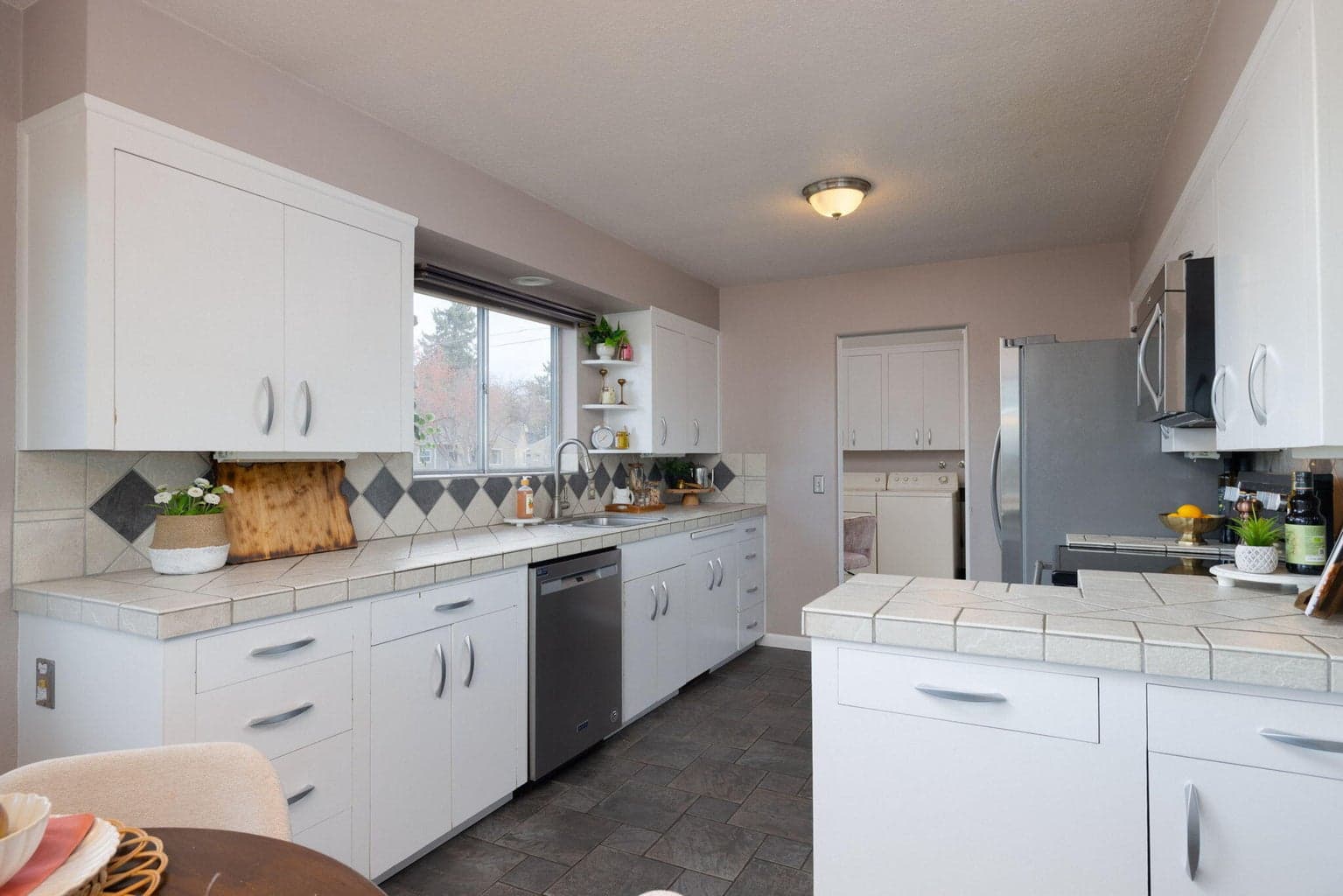 Photo of 531 NW Canyon Drive 12 of 41