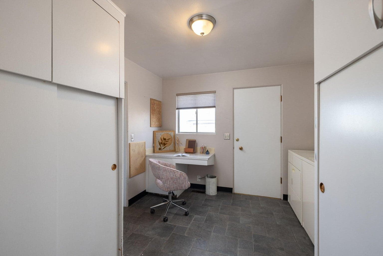 Mud/laundry room with ample storage space