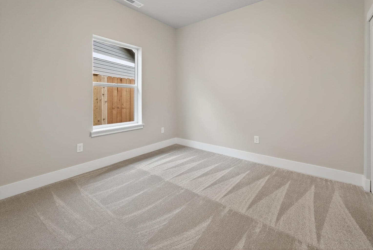 Photo of 4070 SW 38th Place 26 of 49