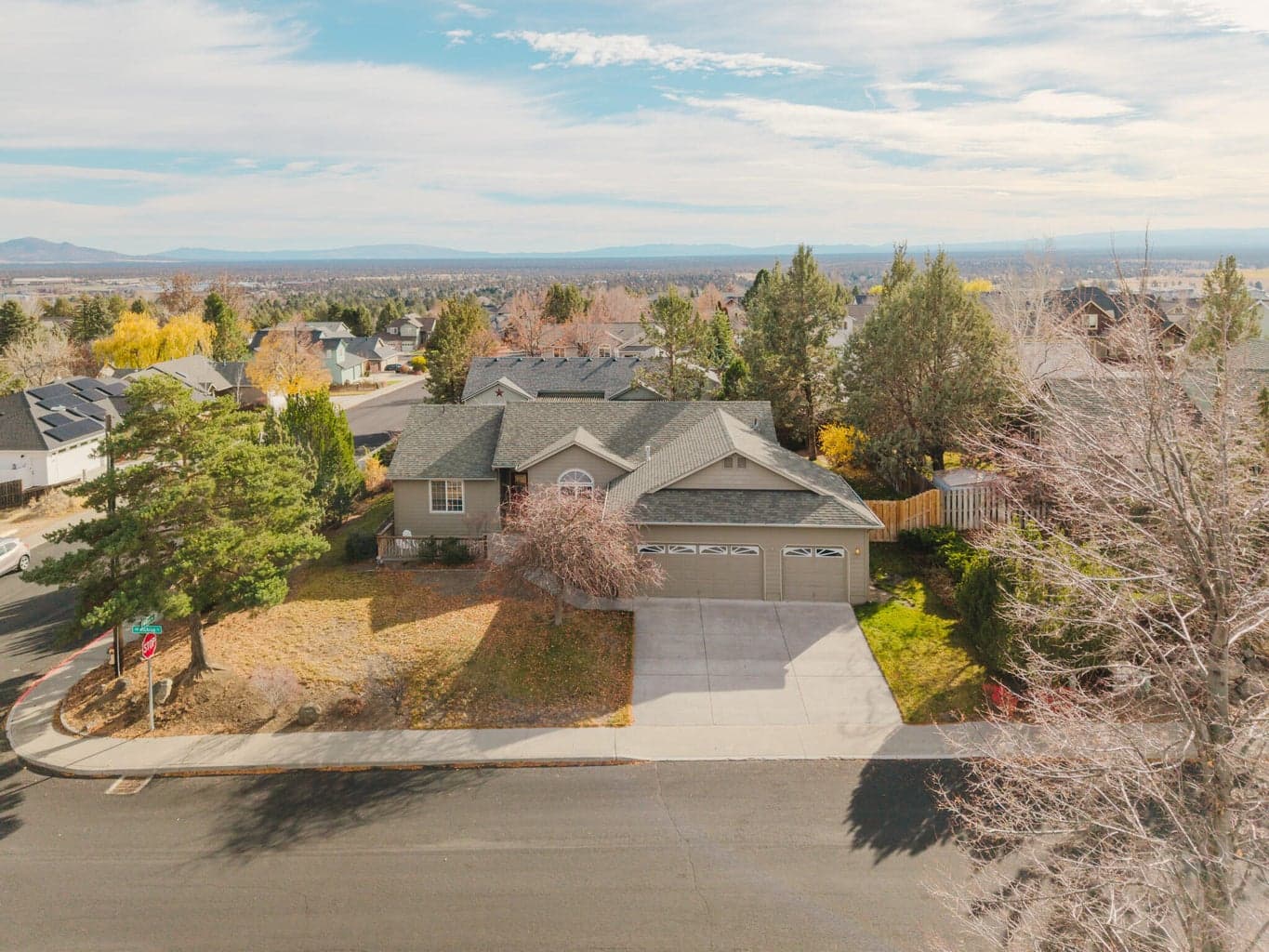 3 Bed, 2 Bath, 1725 SF, 3 Car Garage