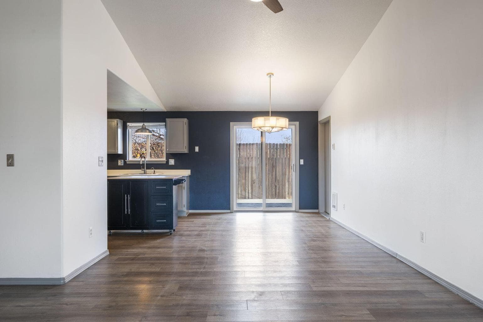 Photo of 2123 SW 33rd Street 6 of 36