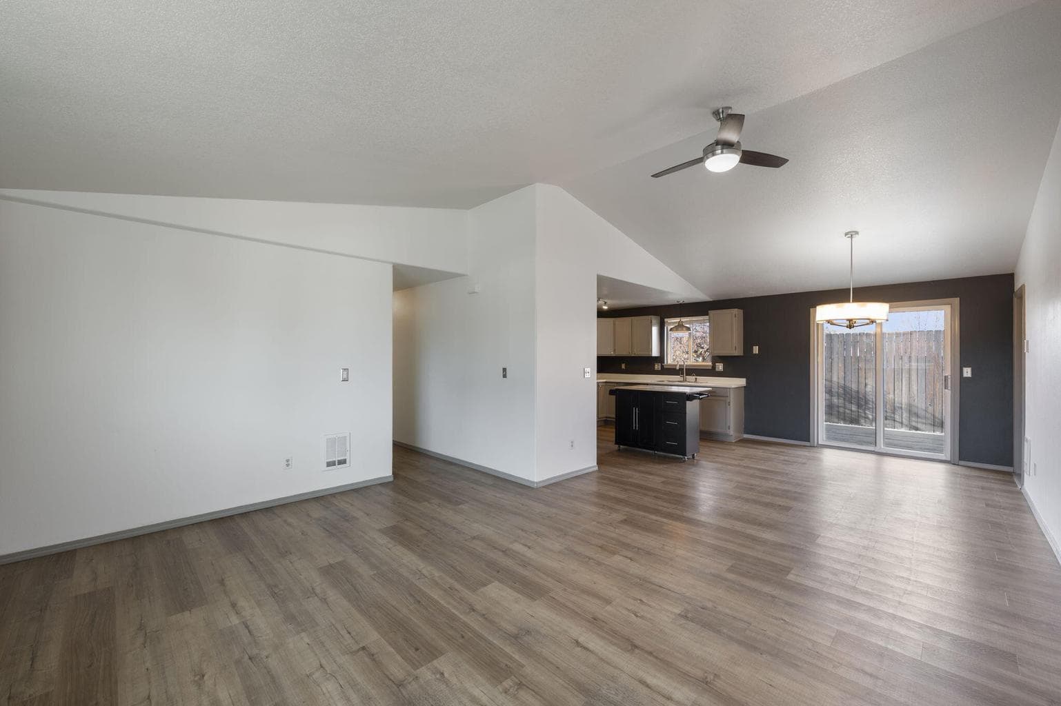 Photo of 2123 SW 33rd Street 9 of 36