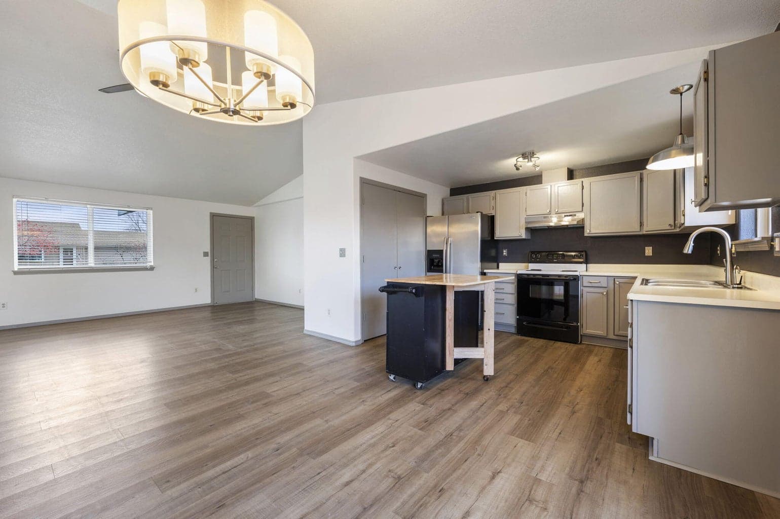 Photo of 2123 SW 33rd Street 10 of 36