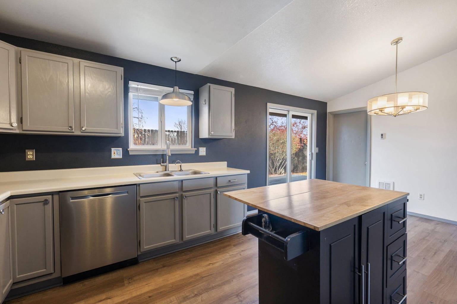 Photo of 2123 SW 33rd Street 15 of 36