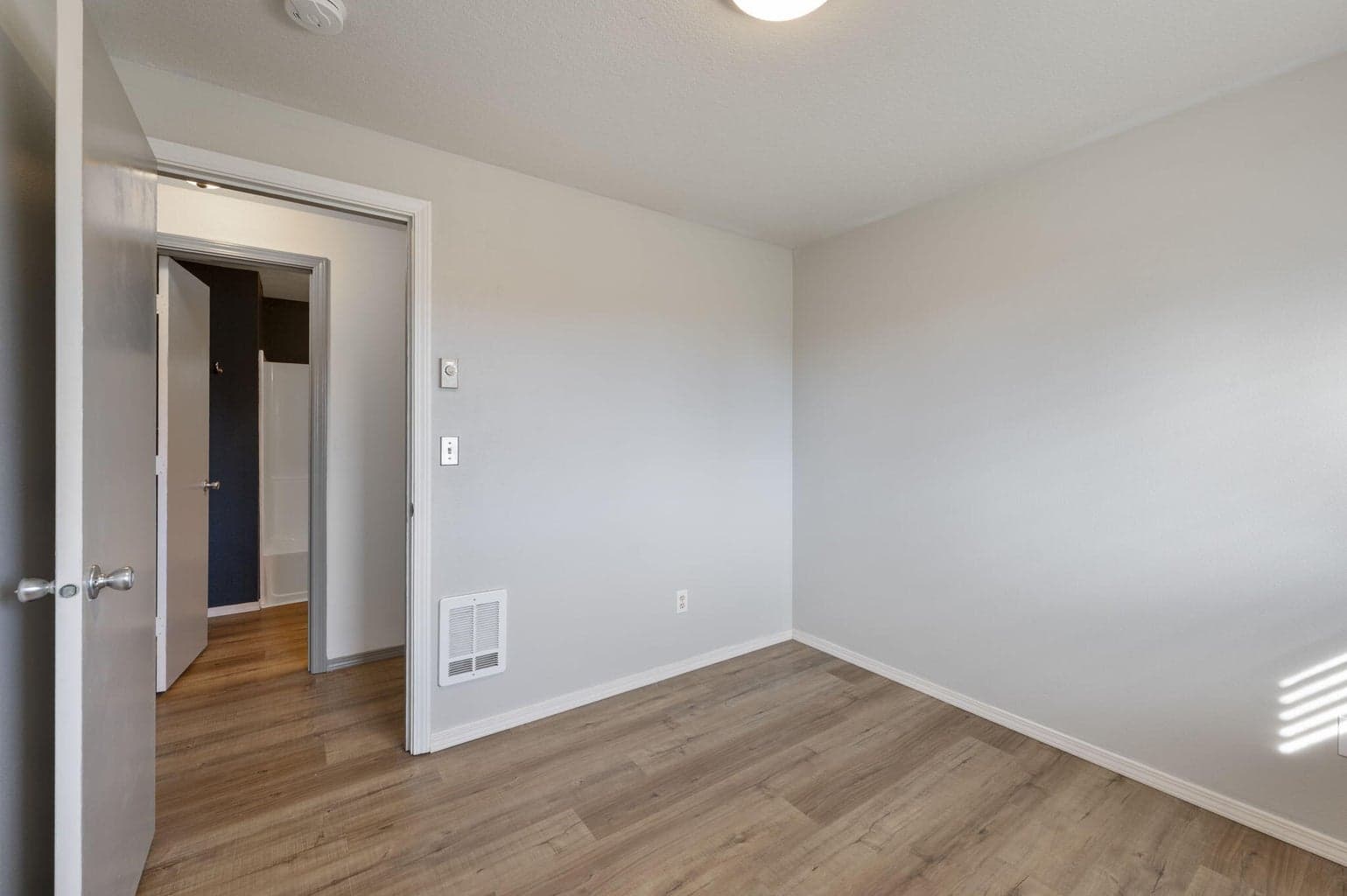 Photo of 2123 SW 33rd Street 18 of 36