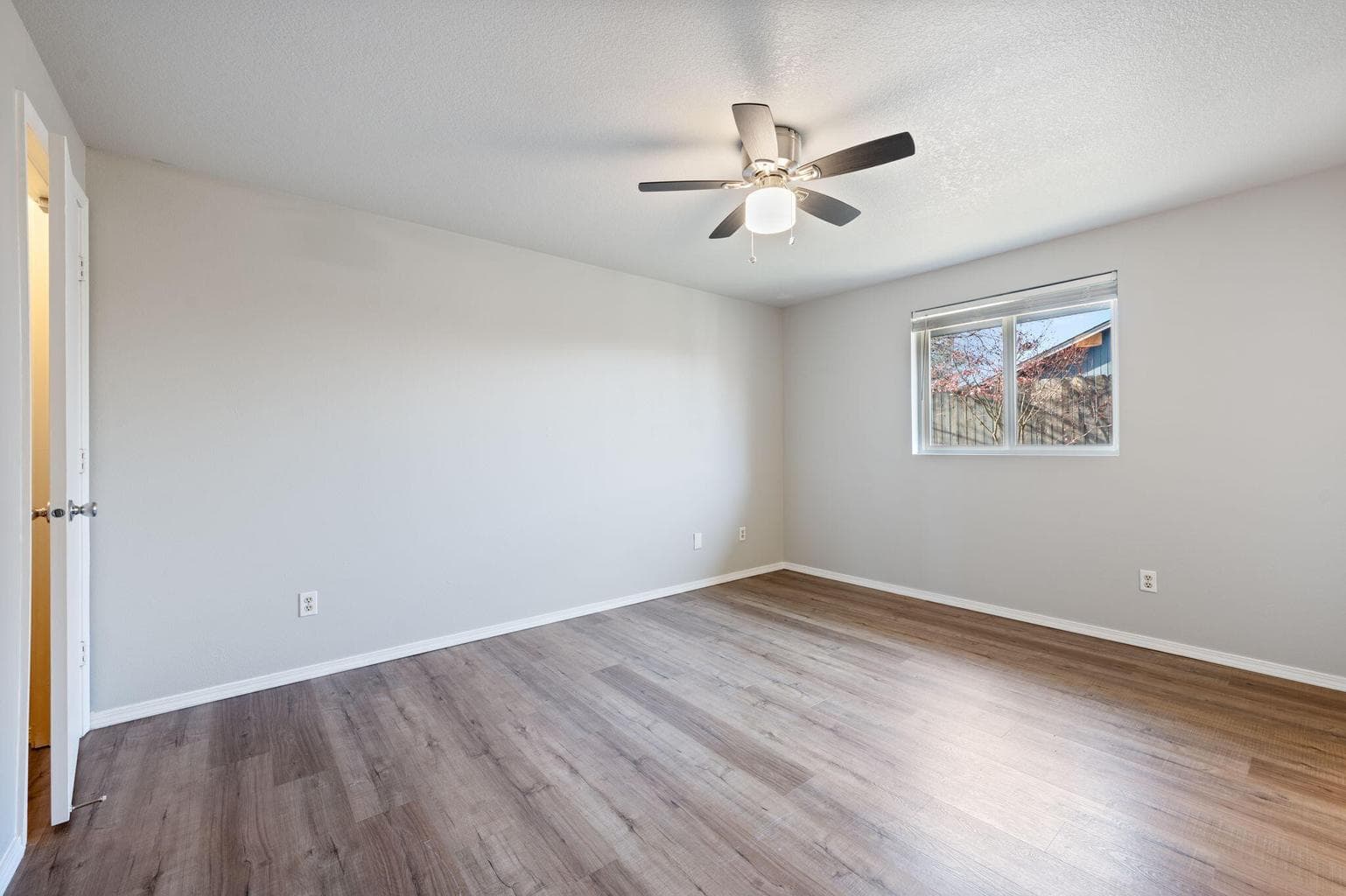 Photo of 2123 SW 33rd Street 23 of 36