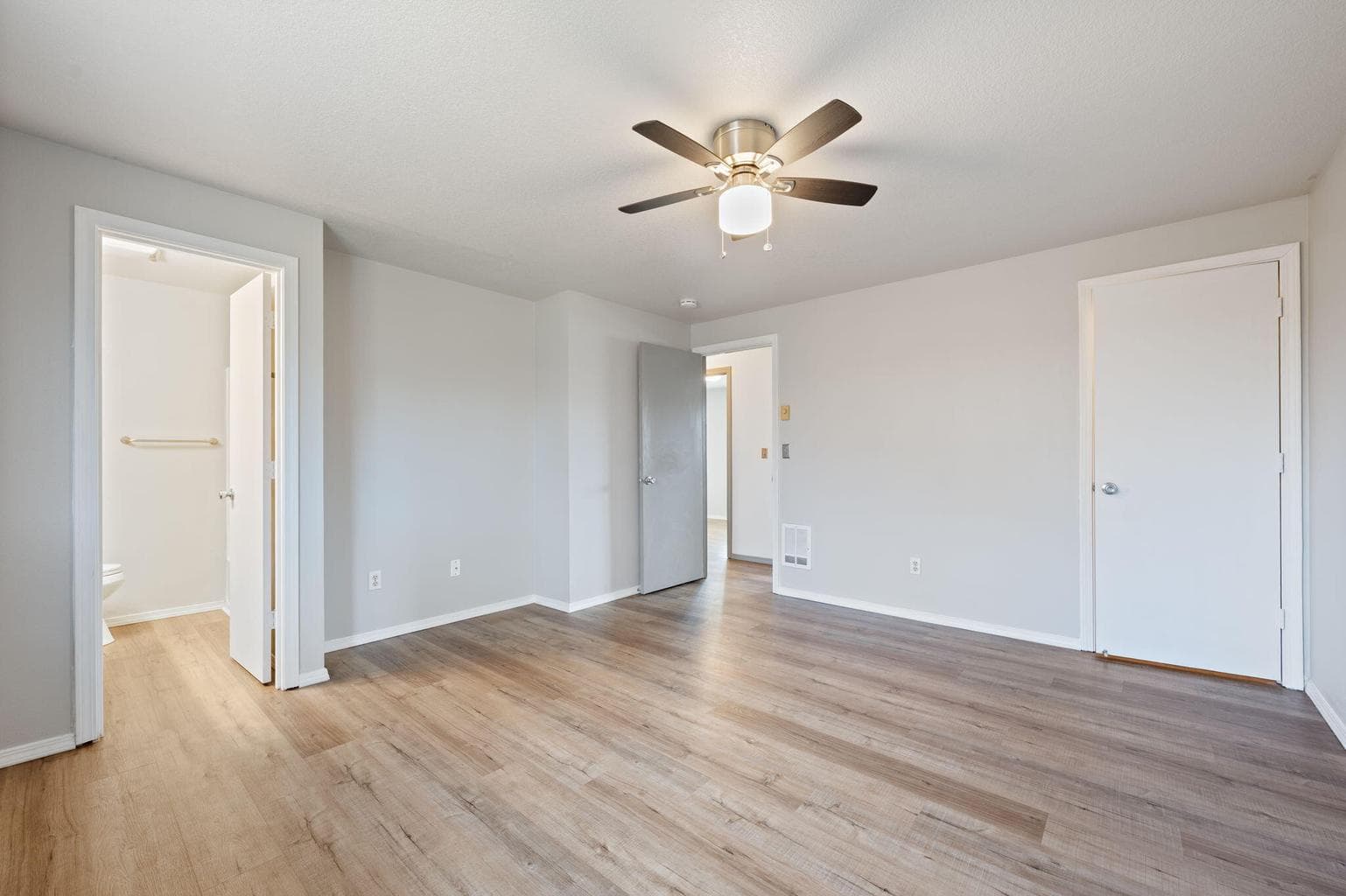 Photo of 2123 SW 33rd Street 24 of 36