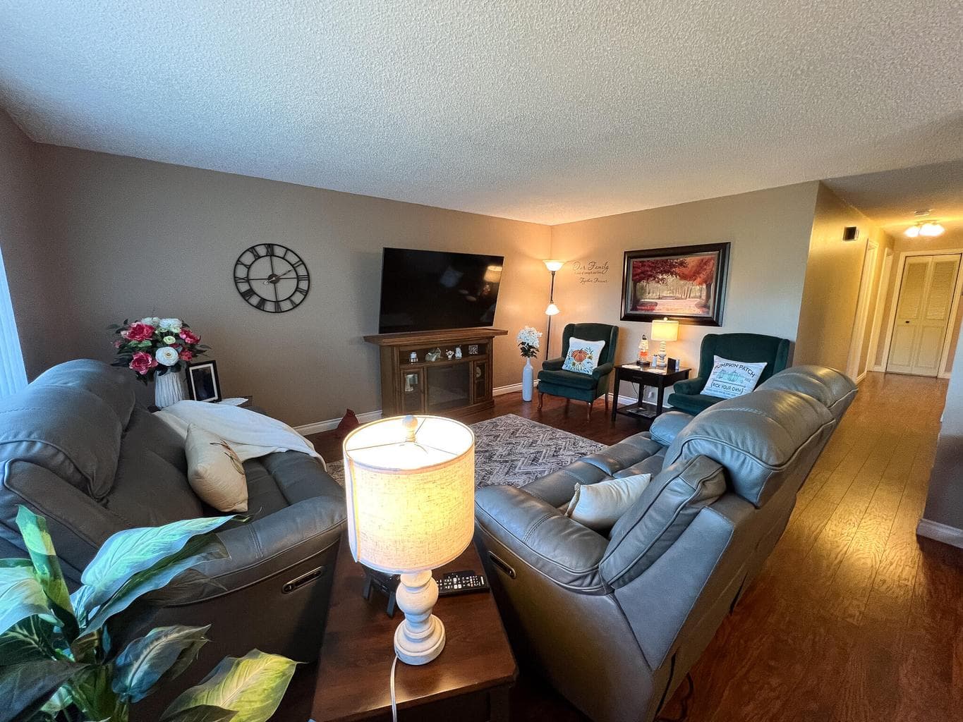 Photo of 1225 B 4 of 32