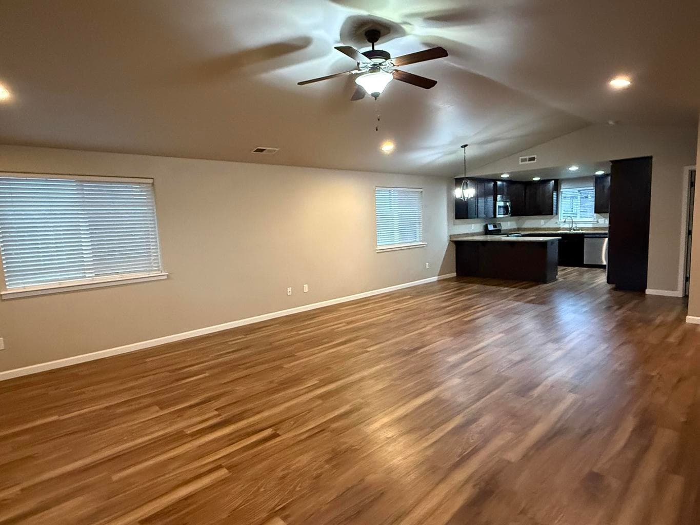 Photo of 912 Stonewater 4 of 21