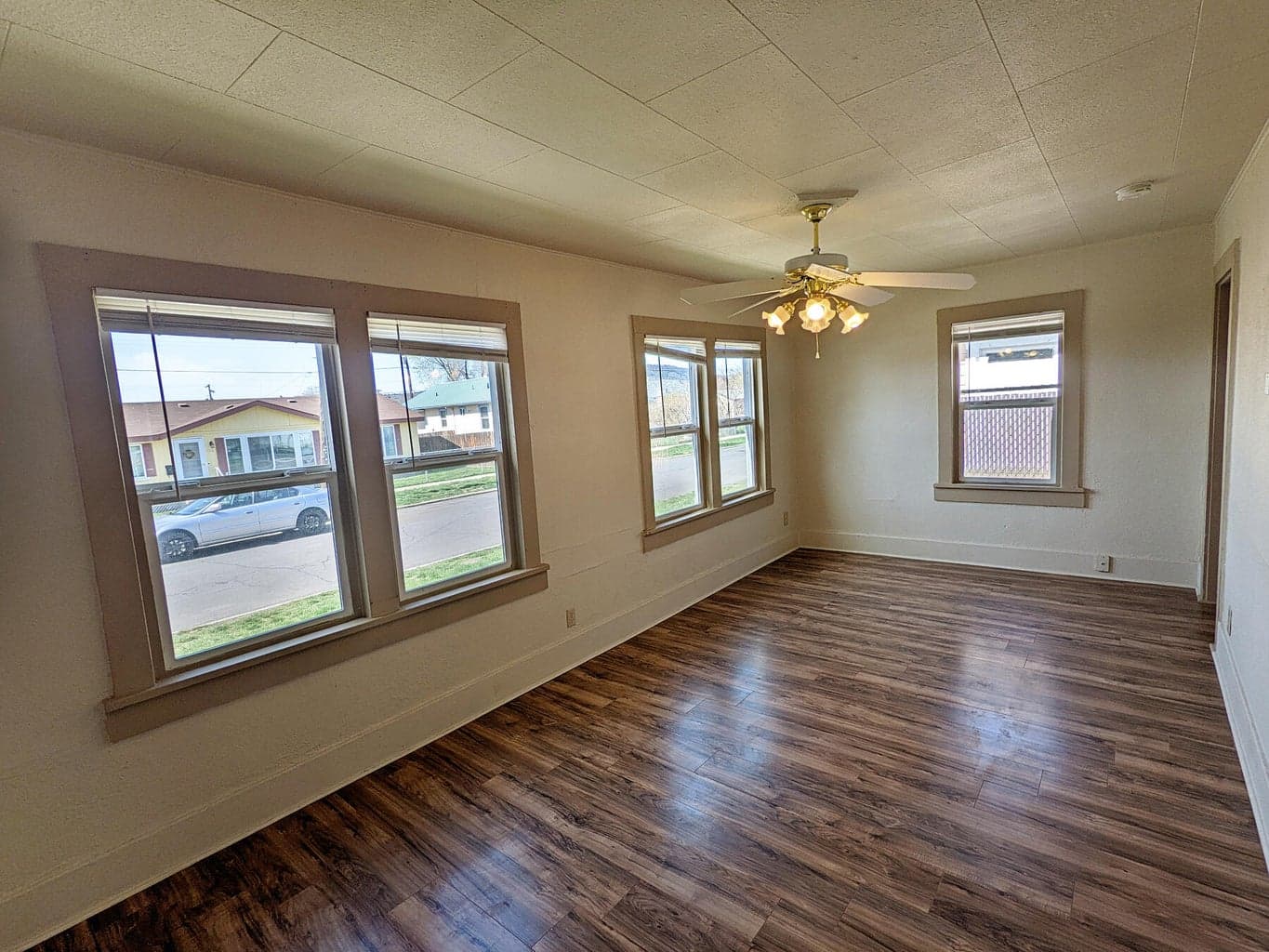 Photo of 319 Martin 4 of 21
