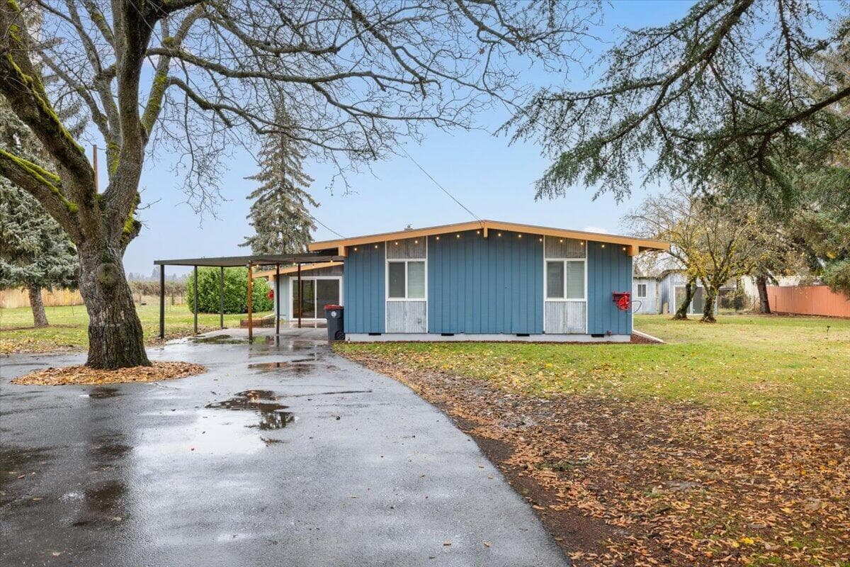 Photo of 2554 Stewart 5 of 12