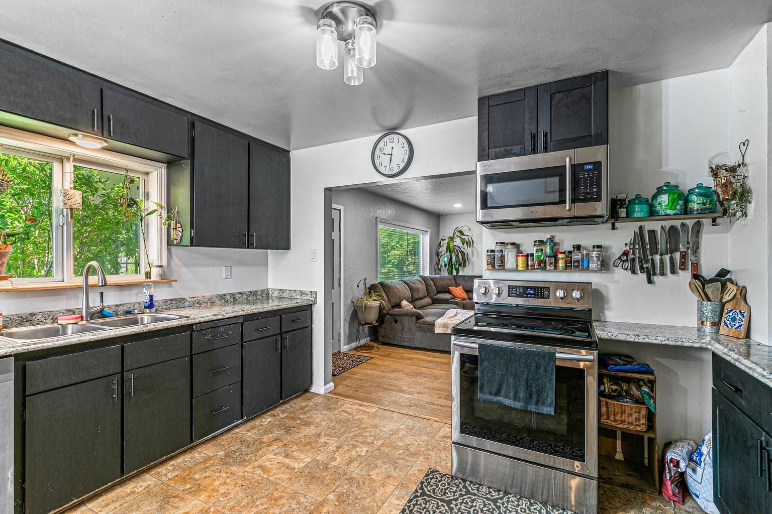 Photo of 219 Berrydale 4 of 28