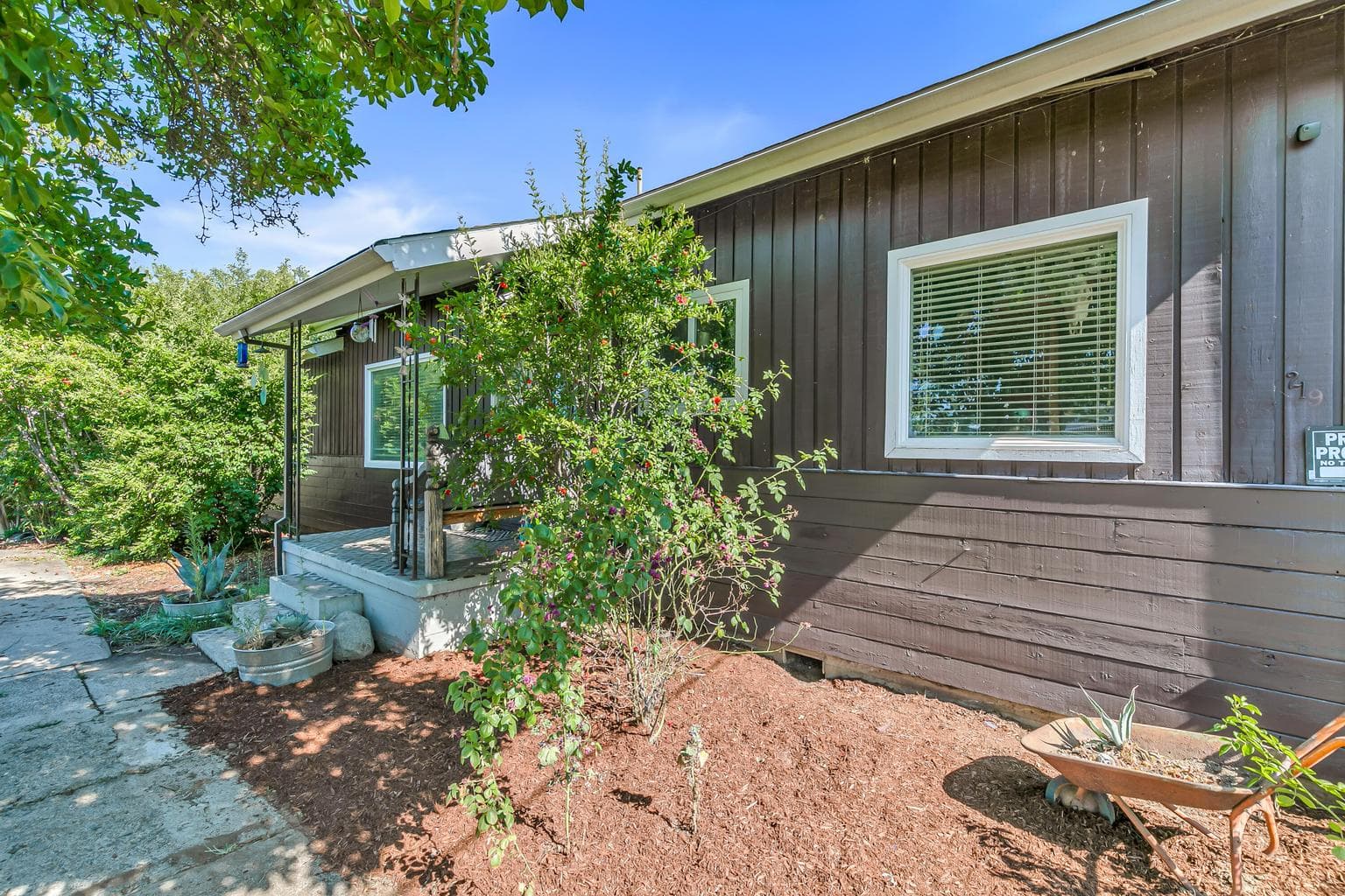 219 Berrydale