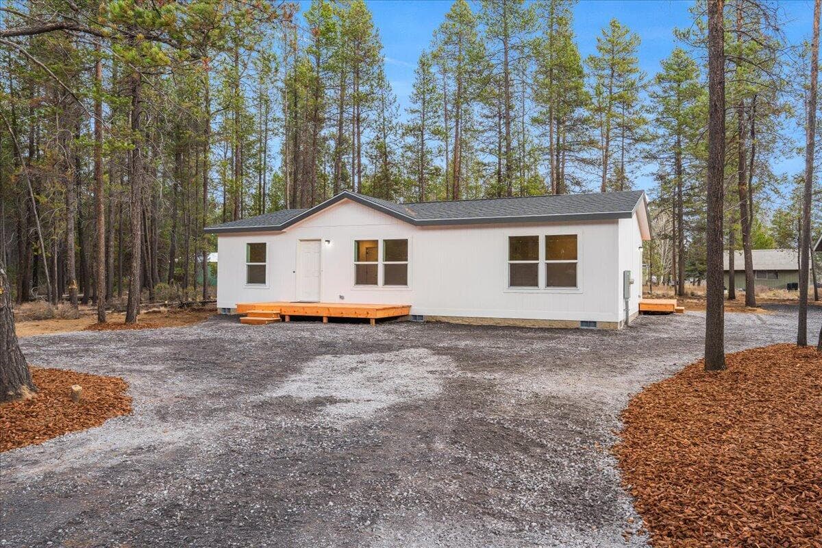 Photo of 52710 Oak Drive 1 of 27