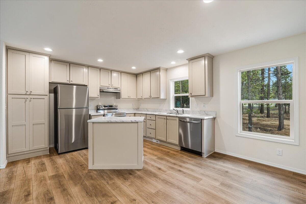 Photo of 52710 Oak Drive 8 of 27