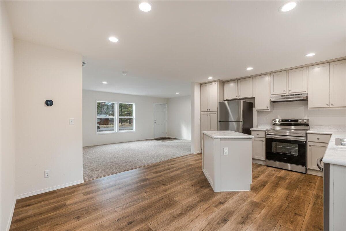 Photo of 52710 Oak Drive 9 of 27