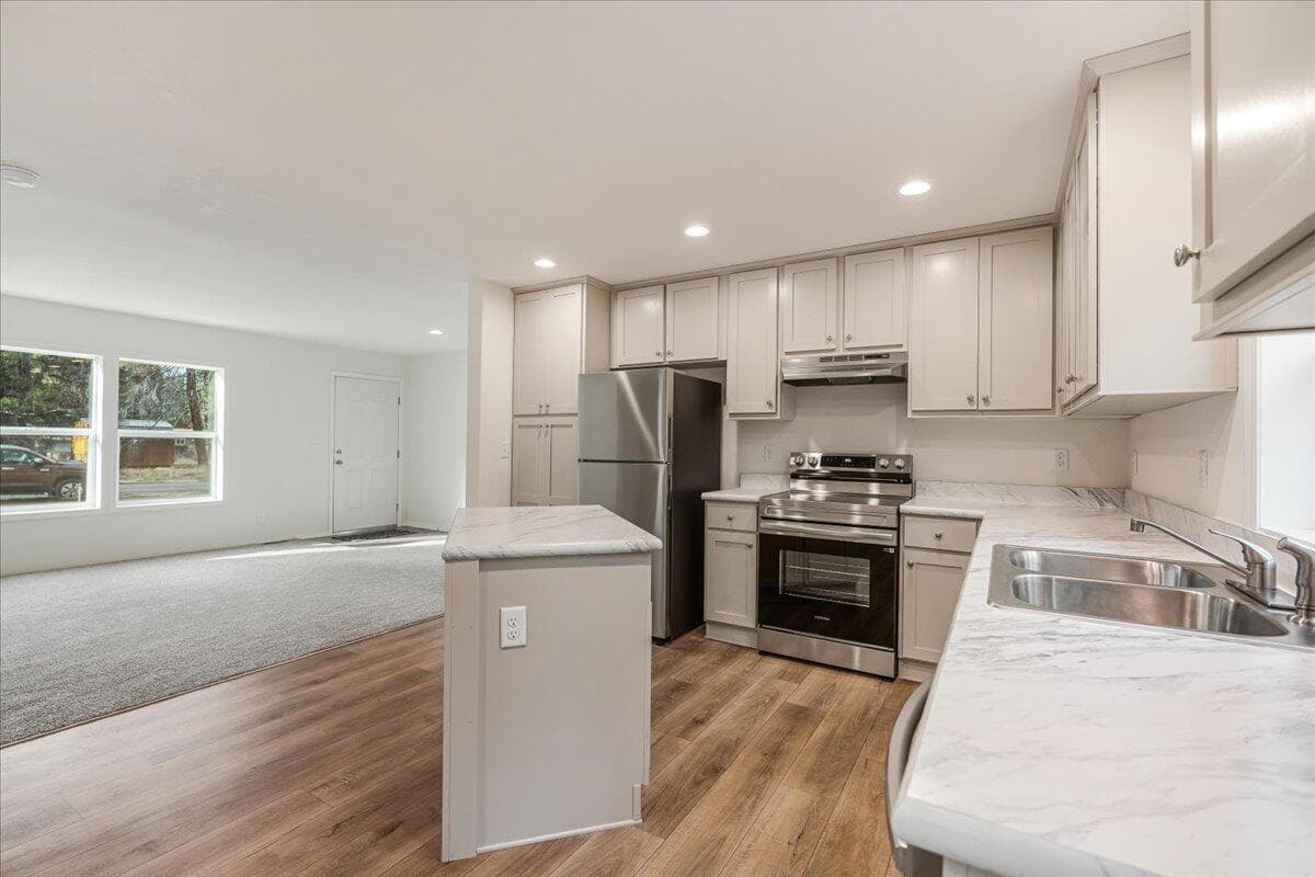 Photo of 52710 Oak Drive 7 of 27