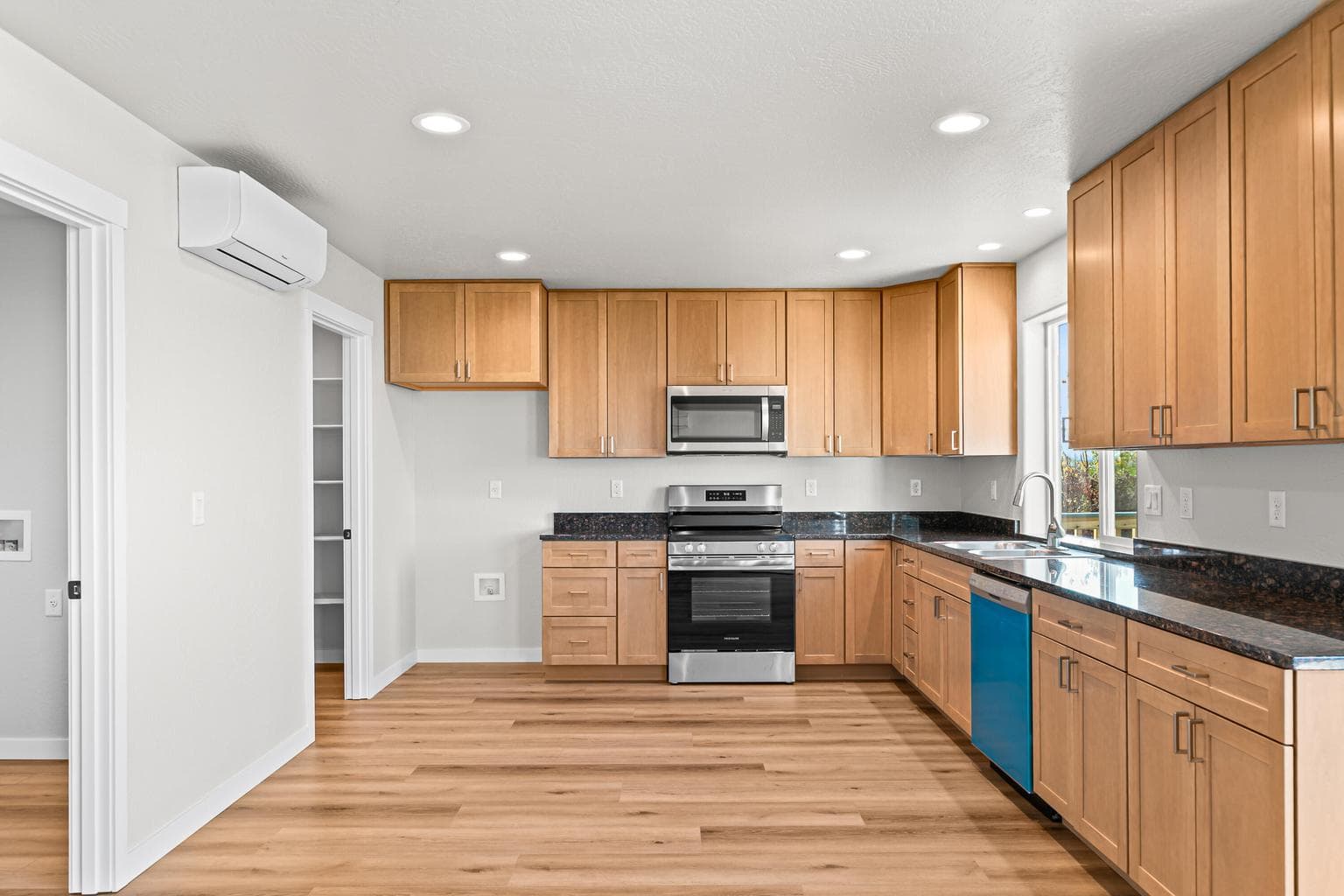 Photo of 403 DeAnjou 5 of 20