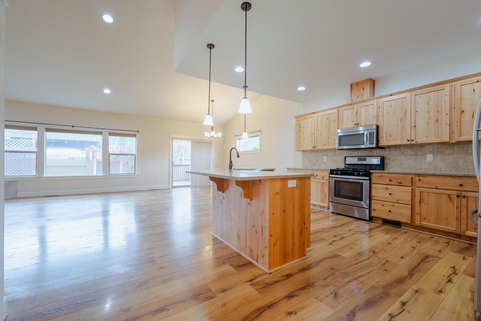 Photo of 1752 NW Upas Avenue 14 of 68