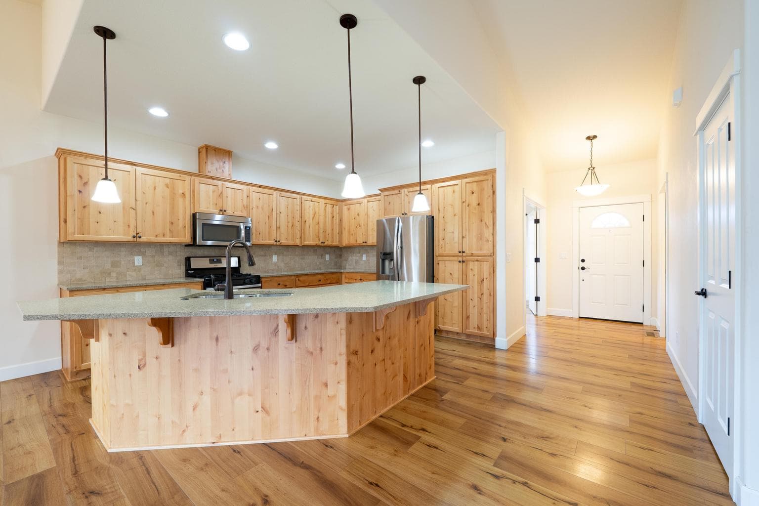 Photo of 1752 NW Upas Avenue 13 of 68