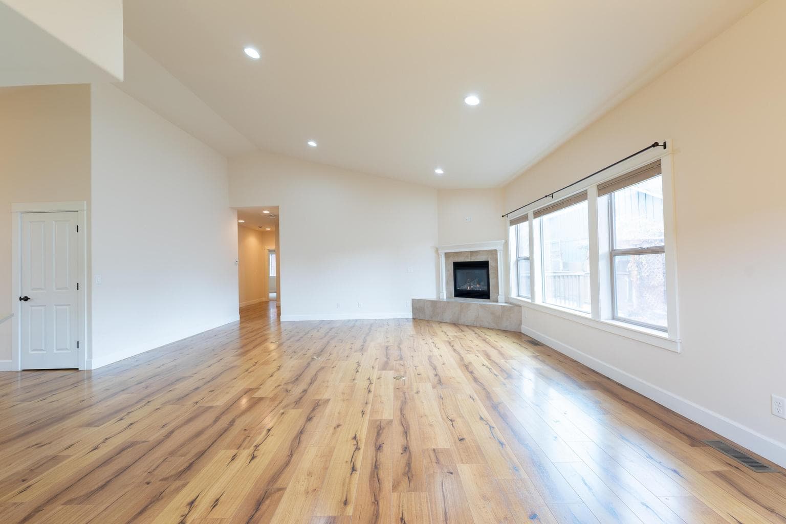 Photo of 1752 NW Upas Avenue 22 of 68