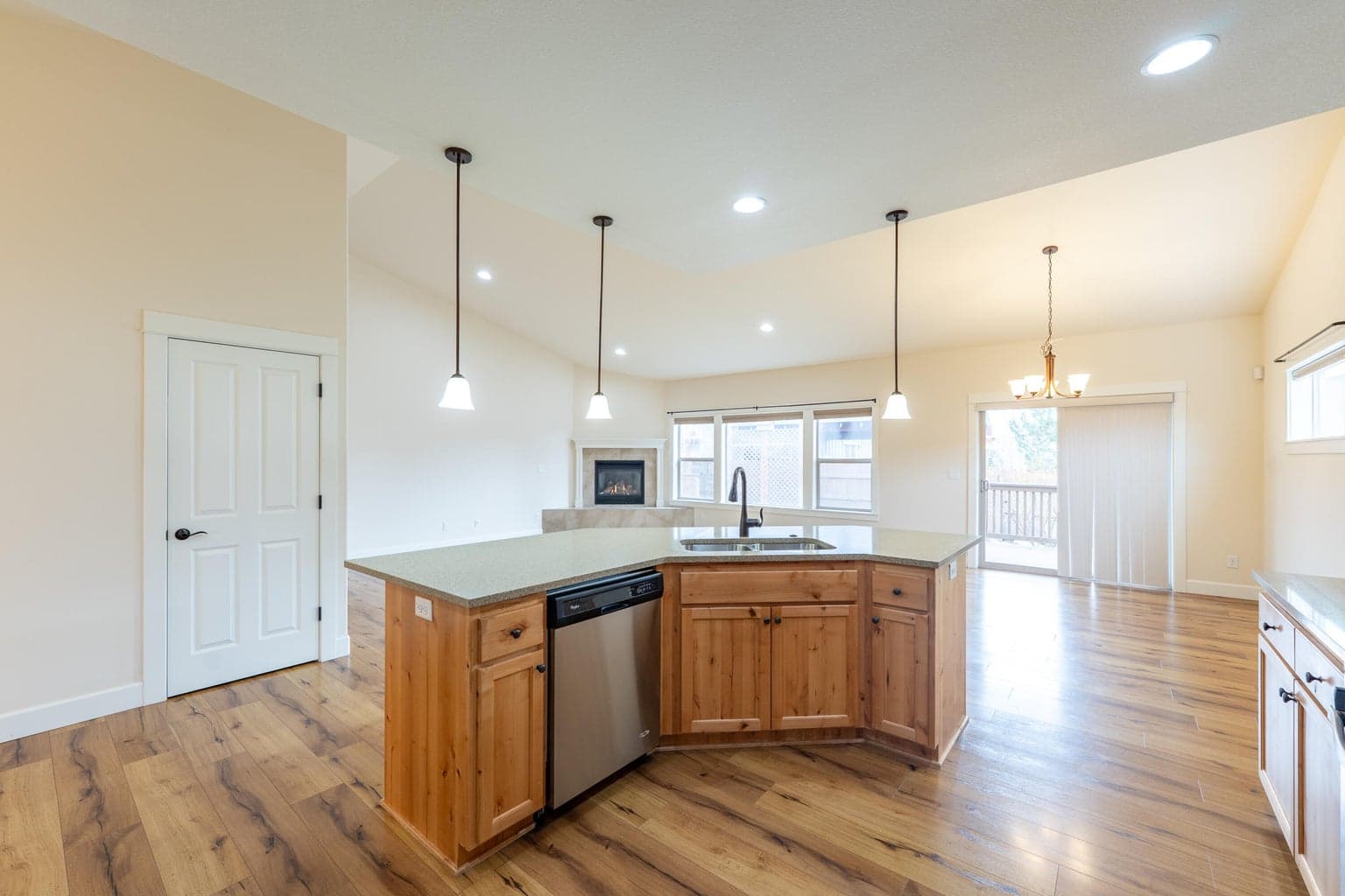 Photo of 1752 NW Upas Avenue 15 of 68