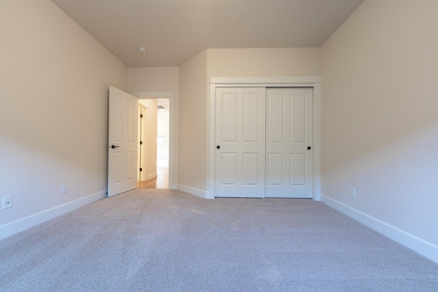 Photo of 1752 NW Upas Avenue 51 of 68