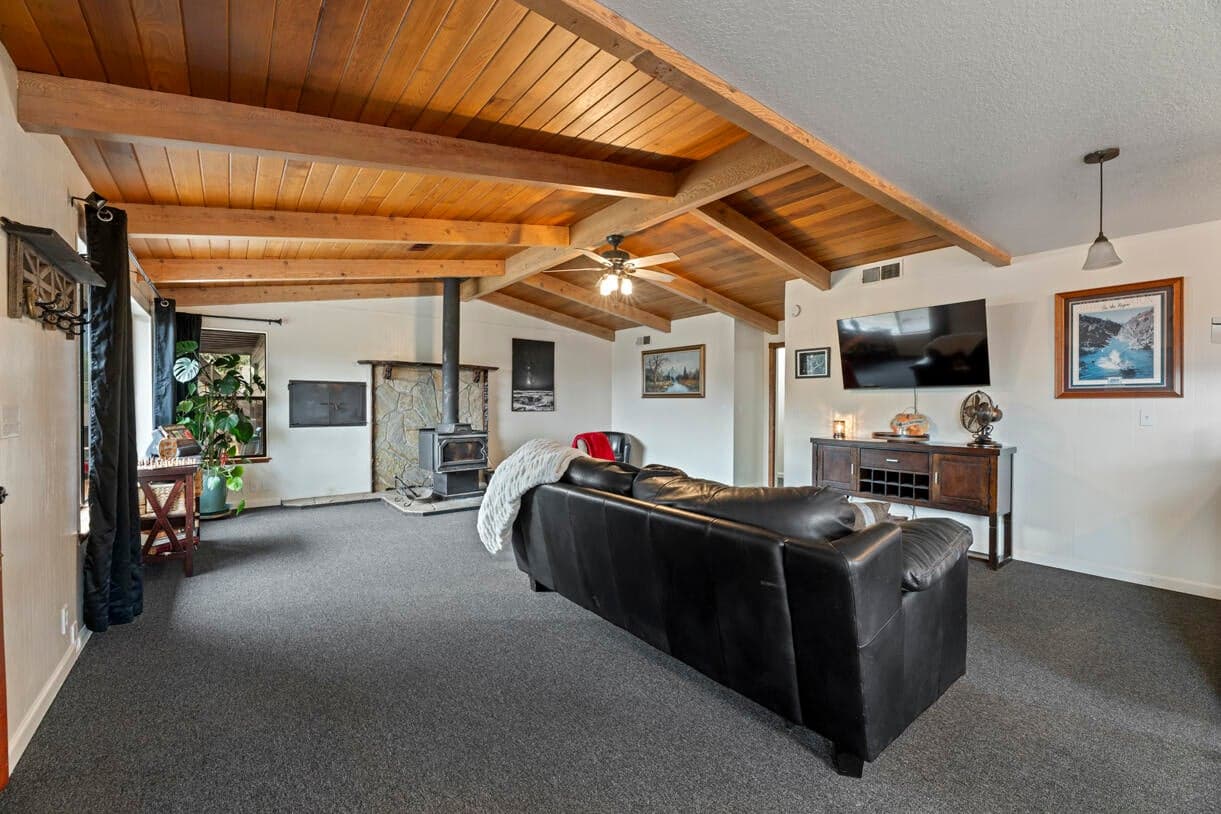 Photo of 4866 Galice 3 of 65