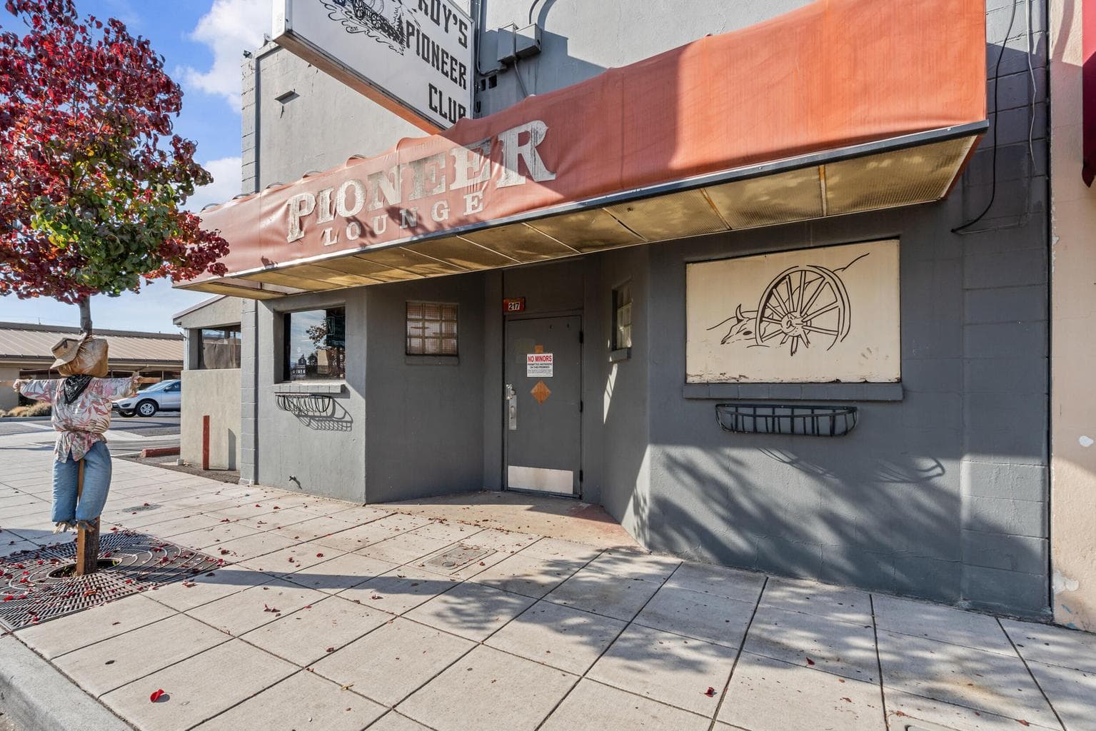 Photo of 217 Pine 1 of 35